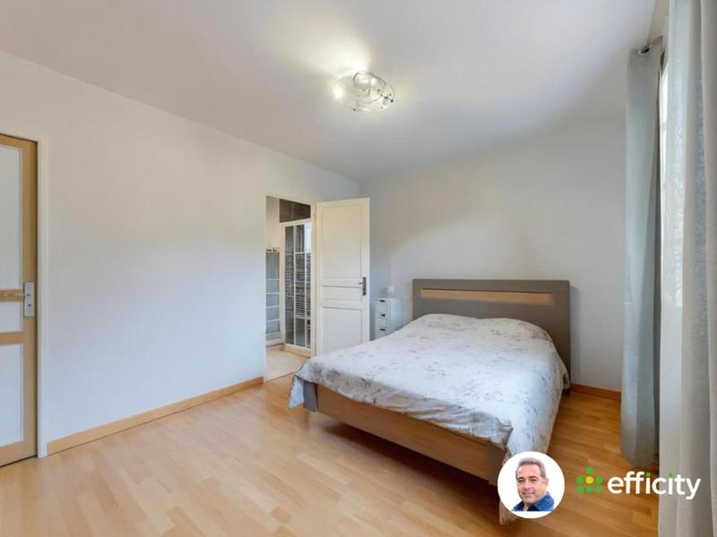 Pavillon - 187 m² - 7 pièces