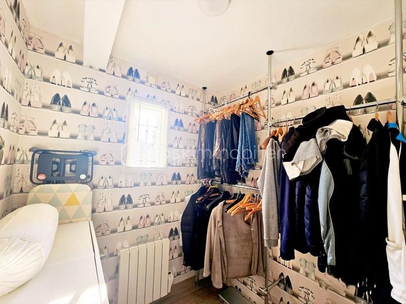 Maison traditionnelle - 141 m² - 6 pièces