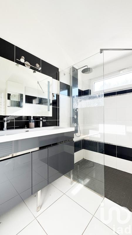 Maison - 133 m² - 6 pièces