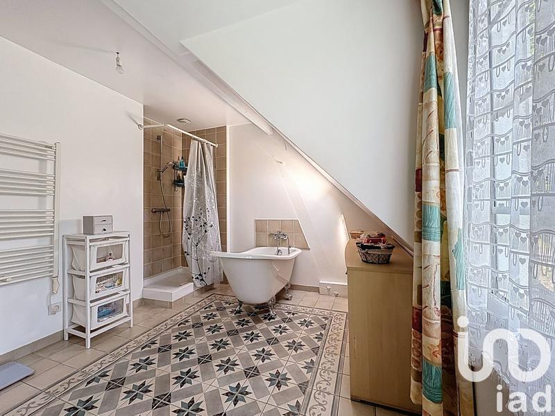 Maison - 270 m² - 9 pièces