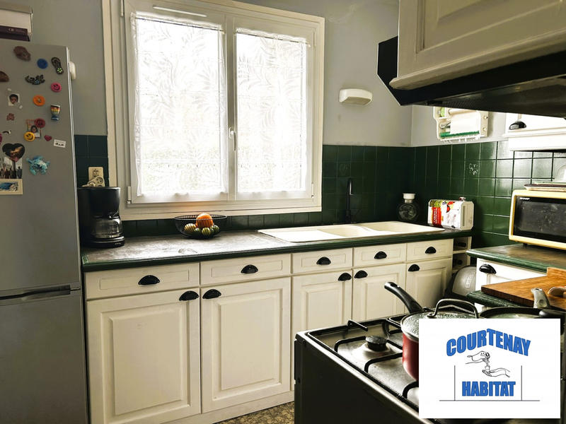 Maison - 95 m² - 9 pièces