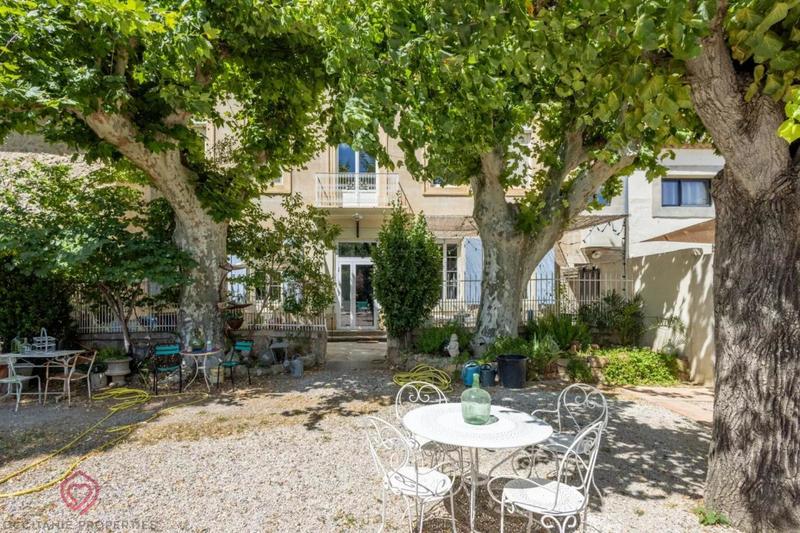 Maison de maîtres - 452 m² - 11 pièces