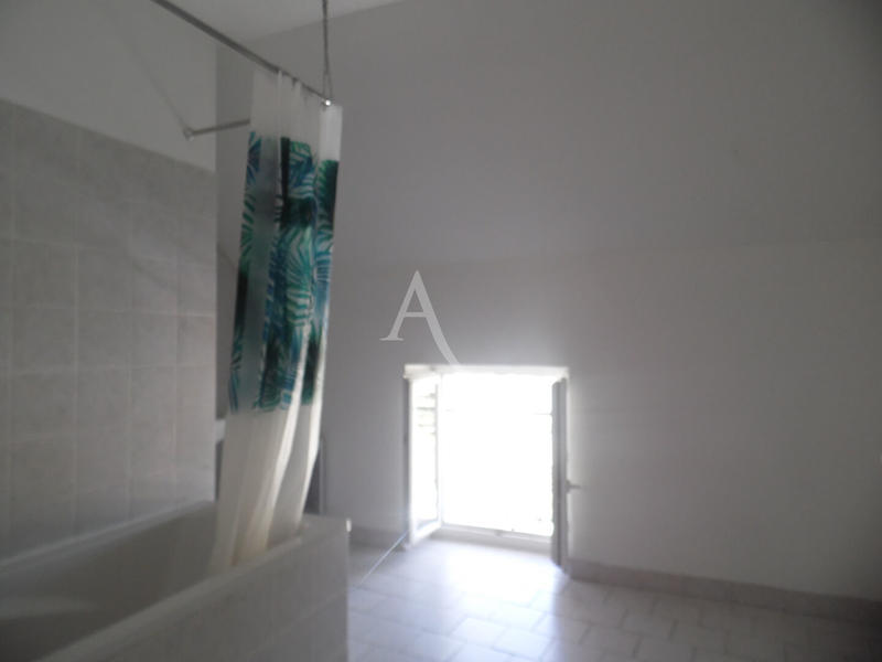 Appartement - 90 m² - 3 pièces