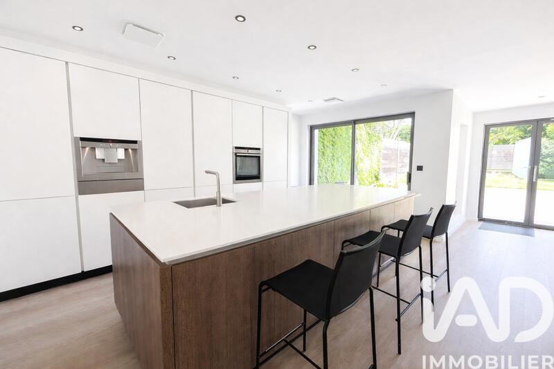 Maison - 185 m² - 7 pièces