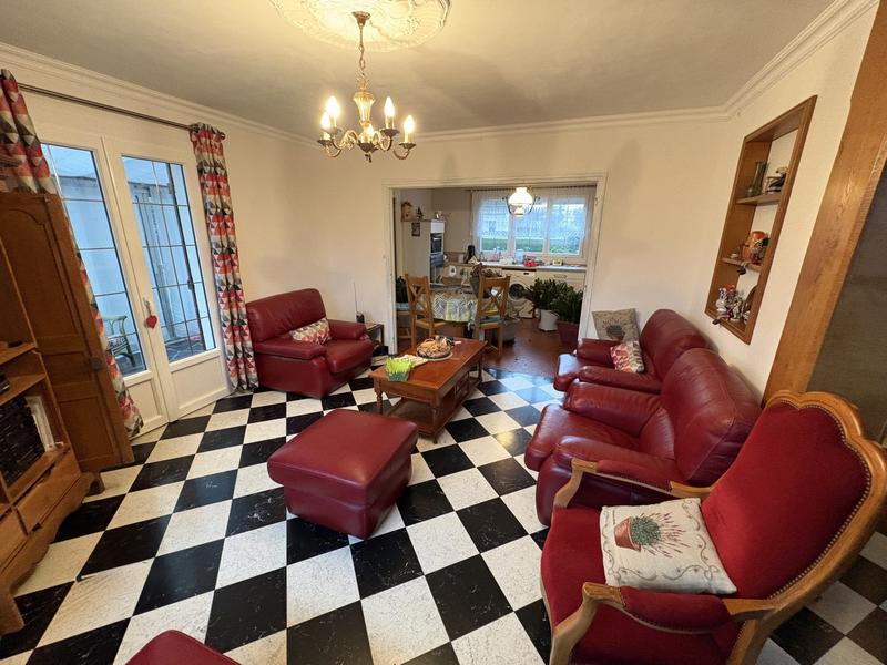 Maison - 143 m² - 5 pièces