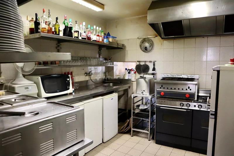 Magasins - 165 m² - 5 pièces