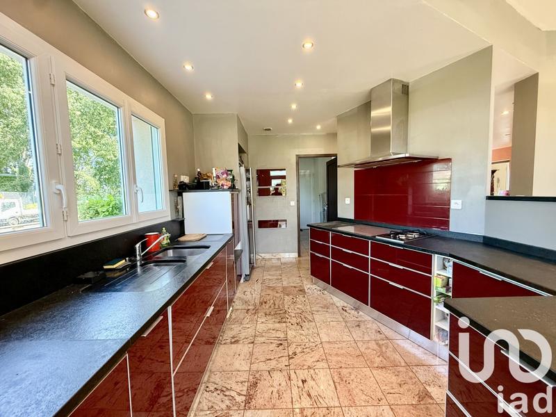 Maison - 210 m² - 8 pièces