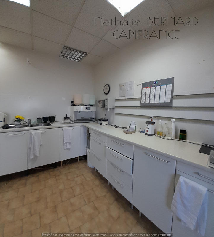 Fonds de commerce - Services - 155 m²