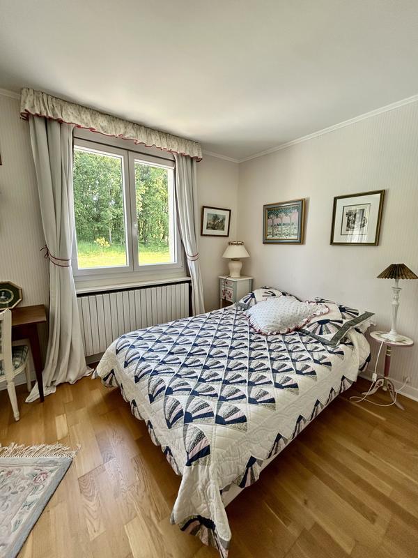 Propriété - 240 m² - 10 pièces