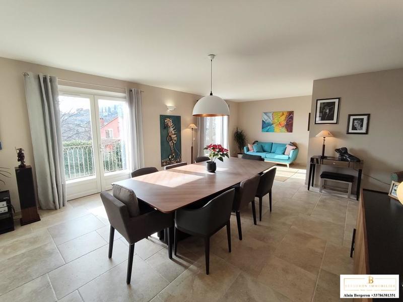 Villa - 196 m² - 5 pièces