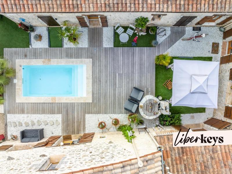 Corps de ferme - 201 m² - 6 pièces