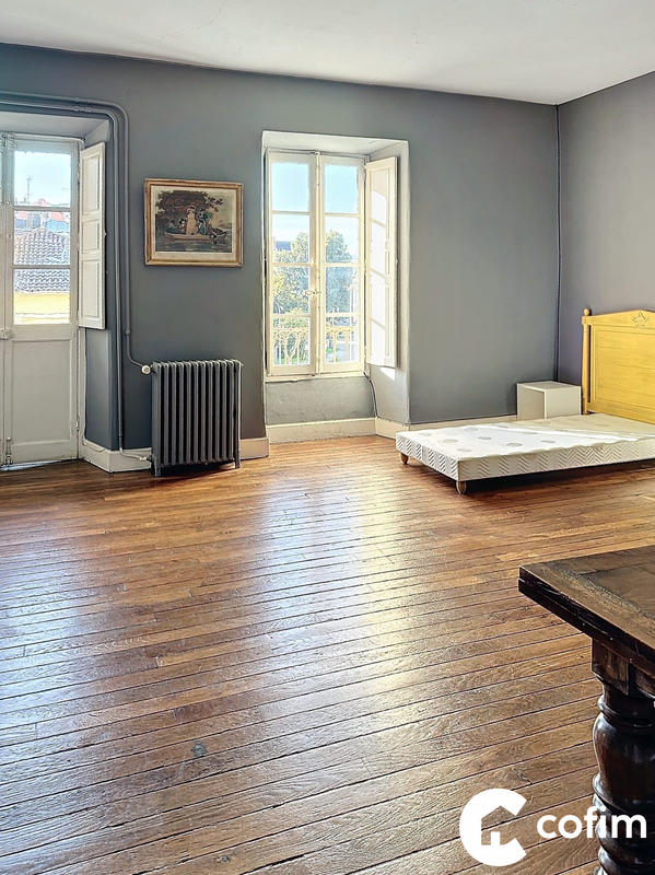 Maison - 272 m² - 10 pièces