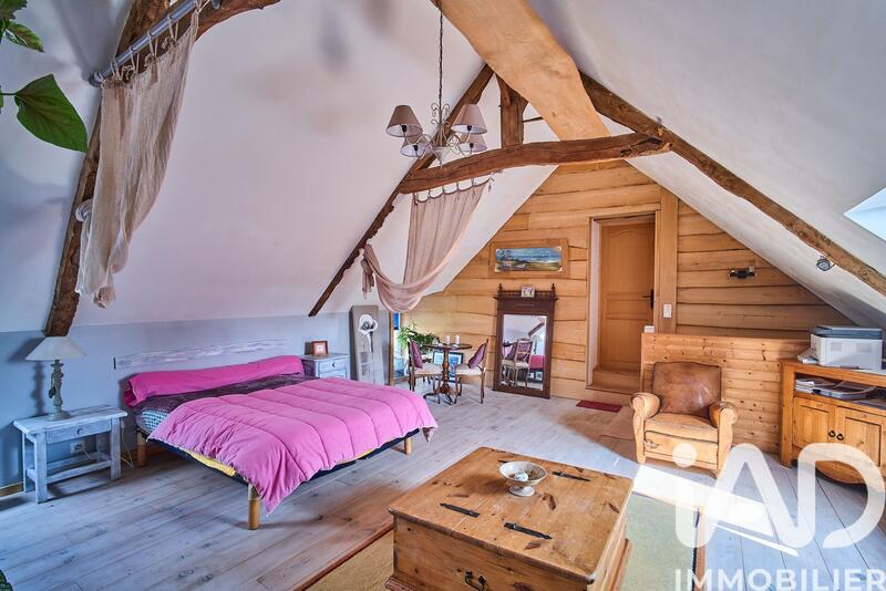 Maison - 277 m² - 9 pièces