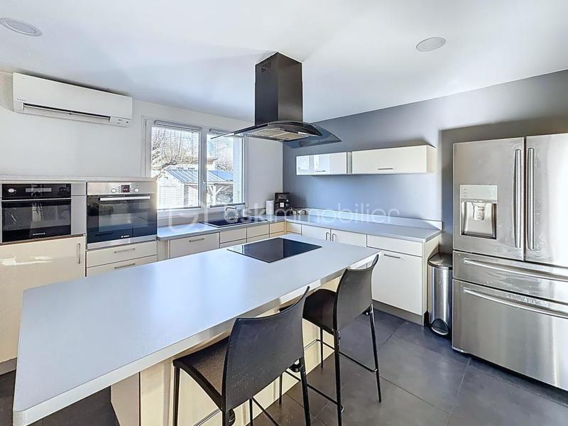 Maison traditionnelle - 100 m² - 5 pièces