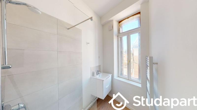 Chambre - 101 m² - 1 pièce