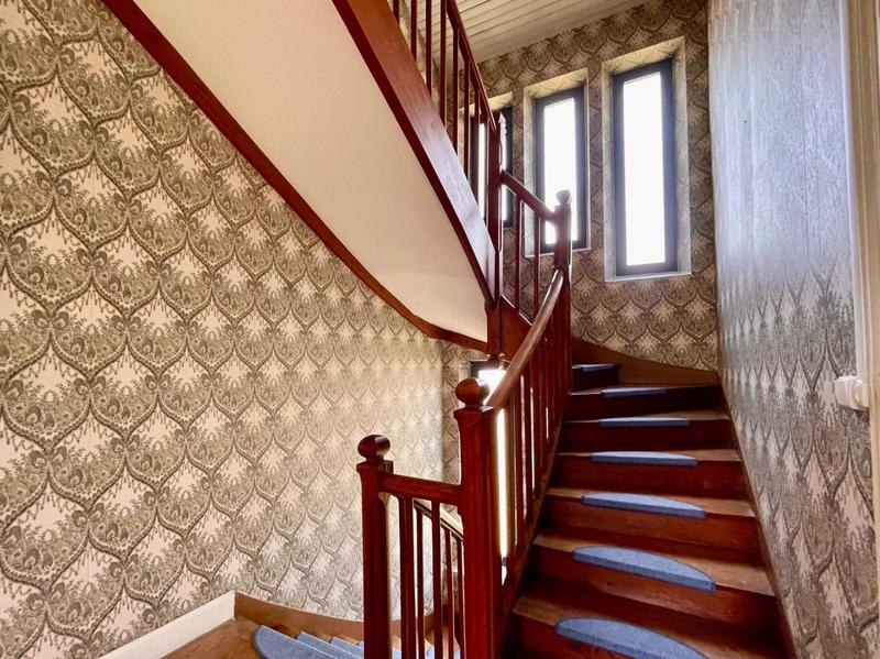 Maison - 388 m² - 10 pièces