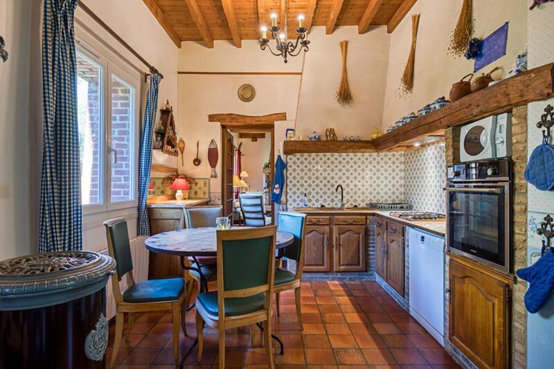 Maison - 250 m² - 10 pièces