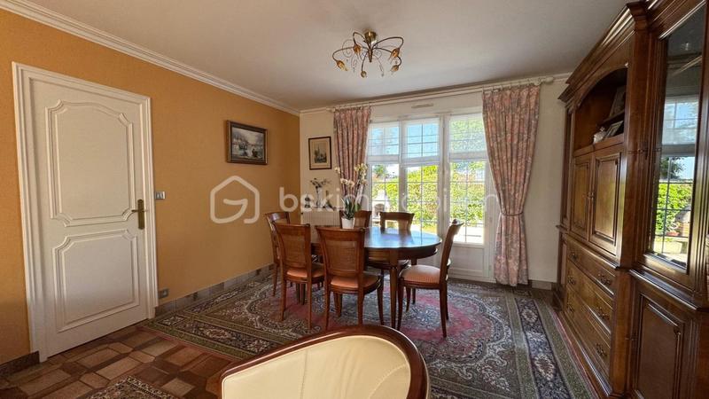 Maison traditionnelle - 136 m² - 8 pièces