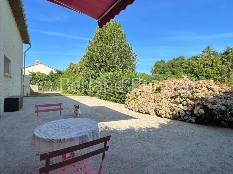 Maison en pierre - 211 m² - 8 pièces