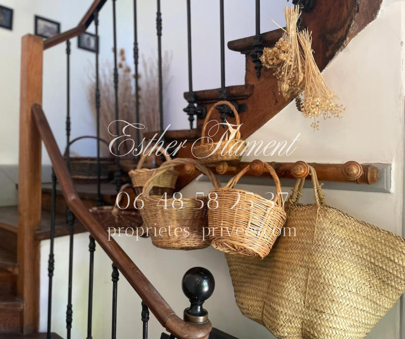 Maison - 220 m² - 10 pièces