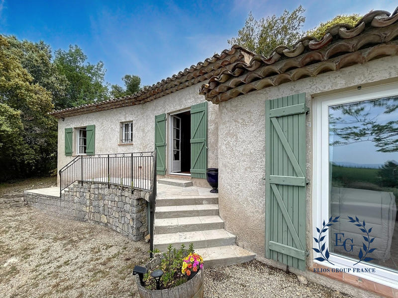 Maison traditionnelle - 218 m² - 6 pièces