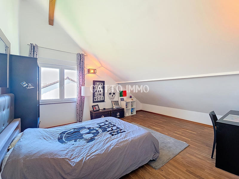 Villa - 311 m² - 7 pièces