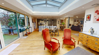 Maison - 217 m² - 9 pièces