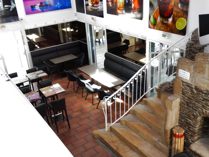 Local commercial - 1 200 m²