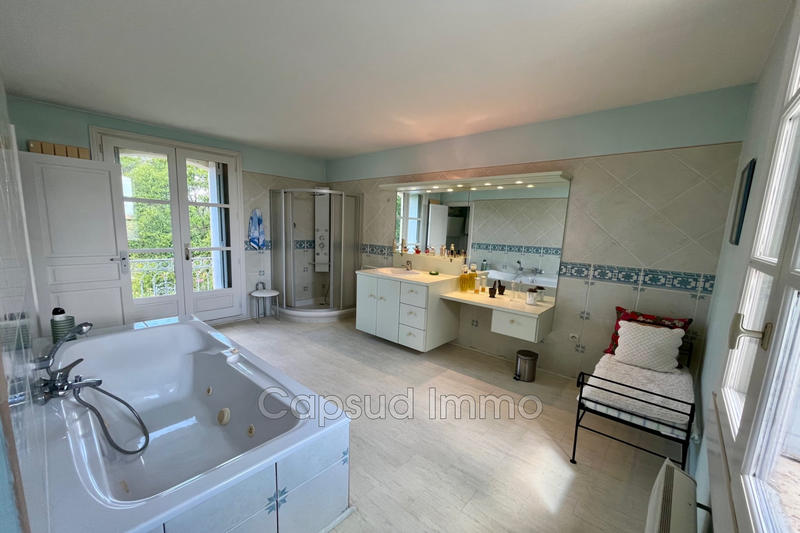 Demeure - 265 m² - 8 pièces