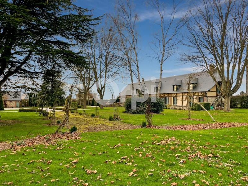 Propriété - 236 m² - 6 pièces