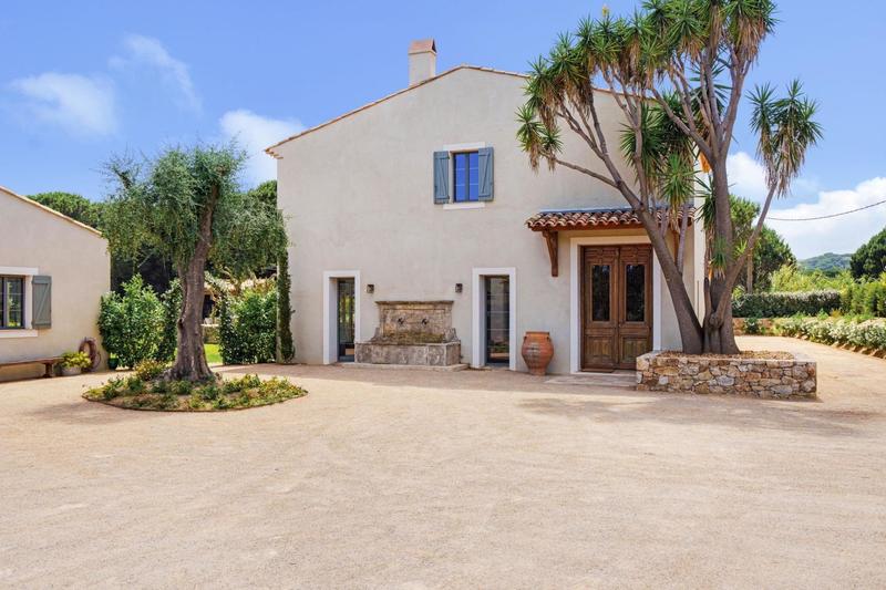 Maison - 480 m² - 8 pièces