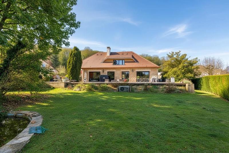 Maison - 200 m² - 8 pièces