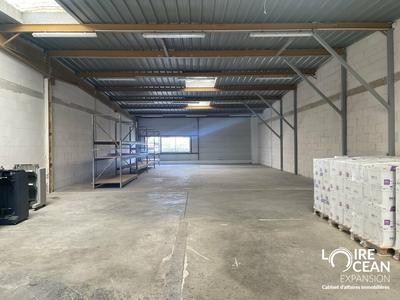 Entrepôt - 280 m²