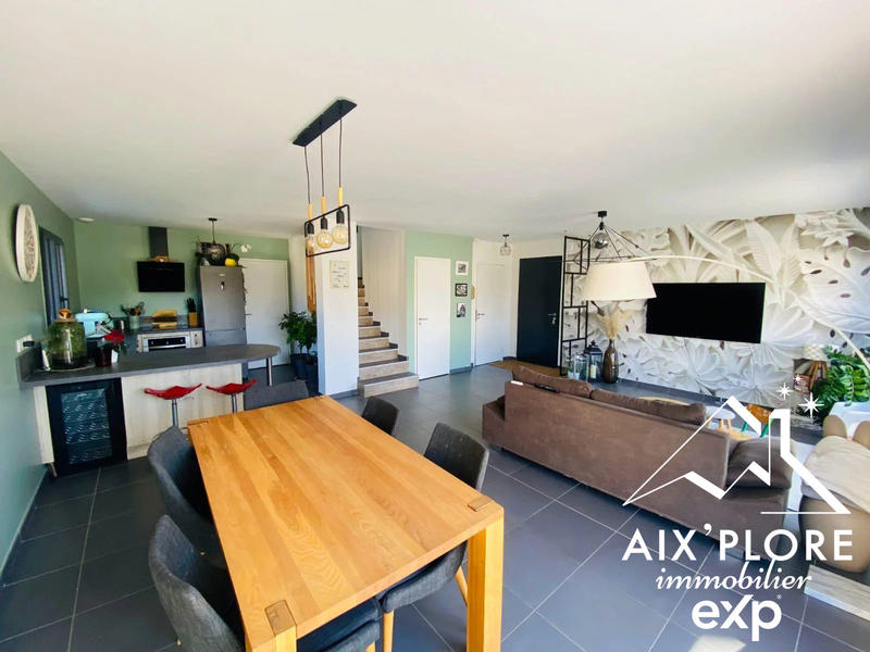 Maison - 102 m² - 4 pièces