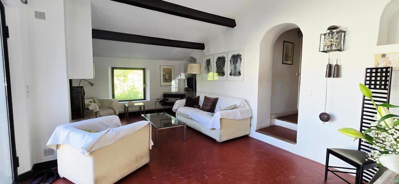 Maison - 237 m² - 6 pièces