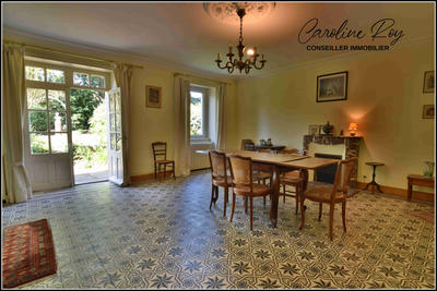 Maison - 226 m² - 8 pièces