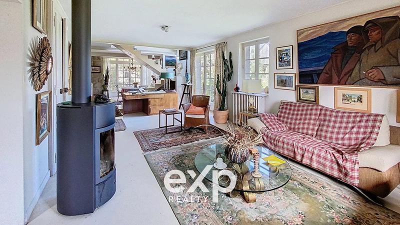 Maison - 242 m² - 7 pièces