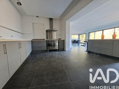 Maison - 310 m² - 8 pièces