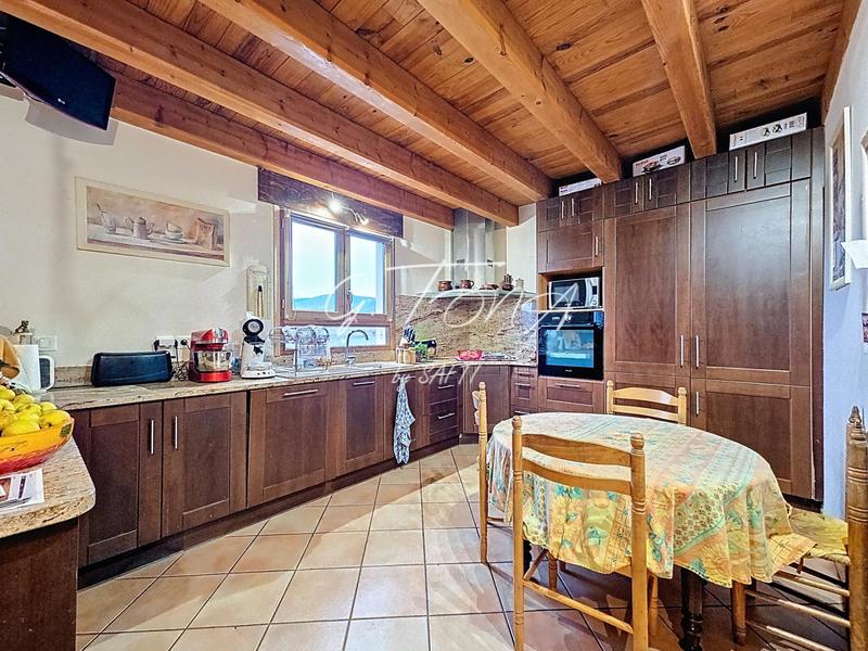 Maison - 186 m² - 6 pièces