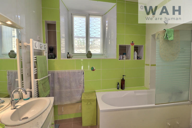 Maison - 263 m² - 7 pièces