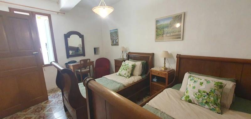 Maison traditionnelle - 290 m² - 6 pièces