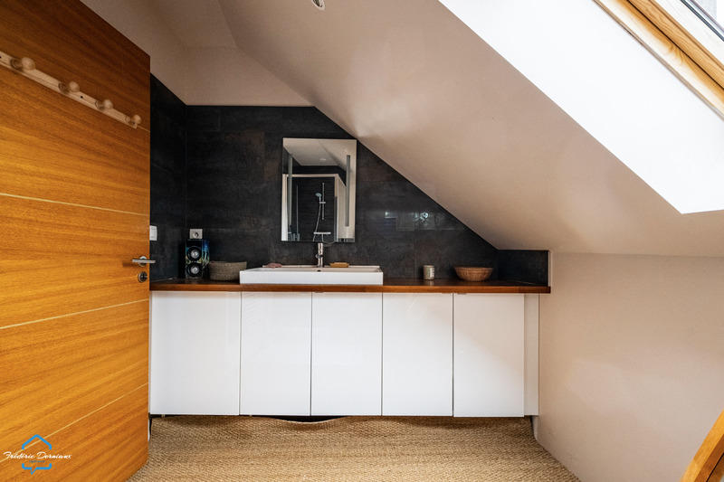 Maison - 205 m² - 8 pièces