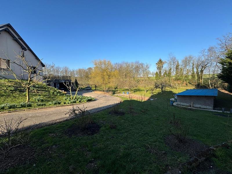 Maison - 236 m² - 7 pièces