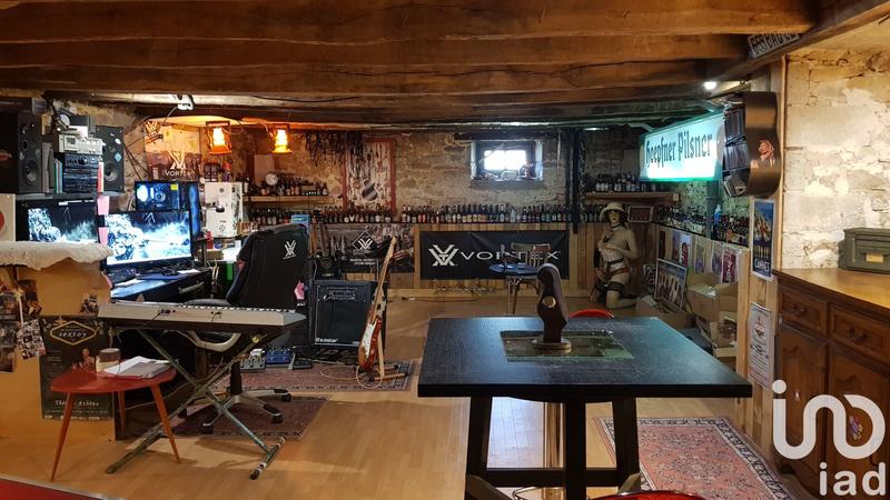 Maison - 230 m² - 8 pièces