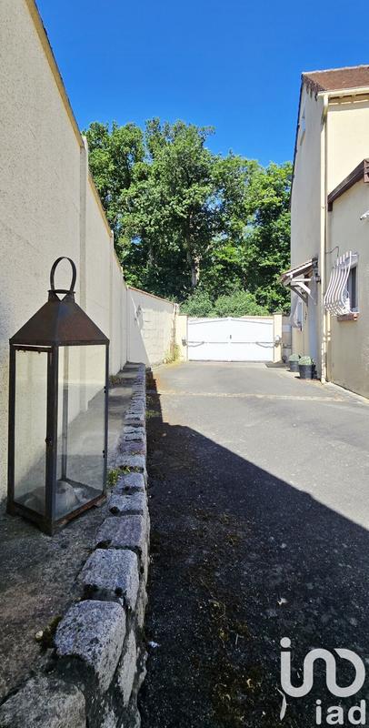 Maison - 290 m² - 8 pièces