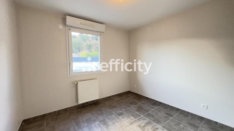 Villa - 80 m² - 4 pièces