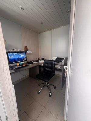 Local commercial - 200 m² - 3 pièces