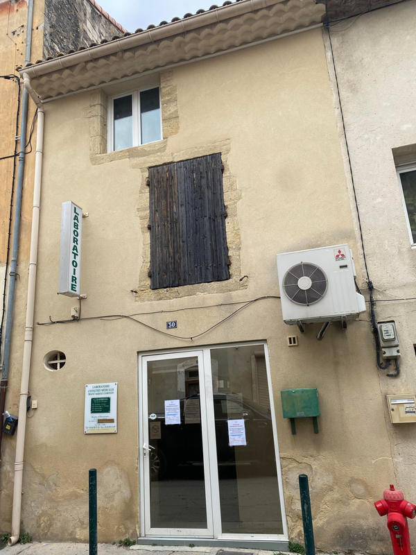 Local commercial - 150 m² - 3 pièces