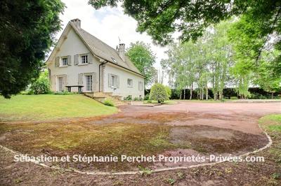 Maison - 229 m² - 8 pièces