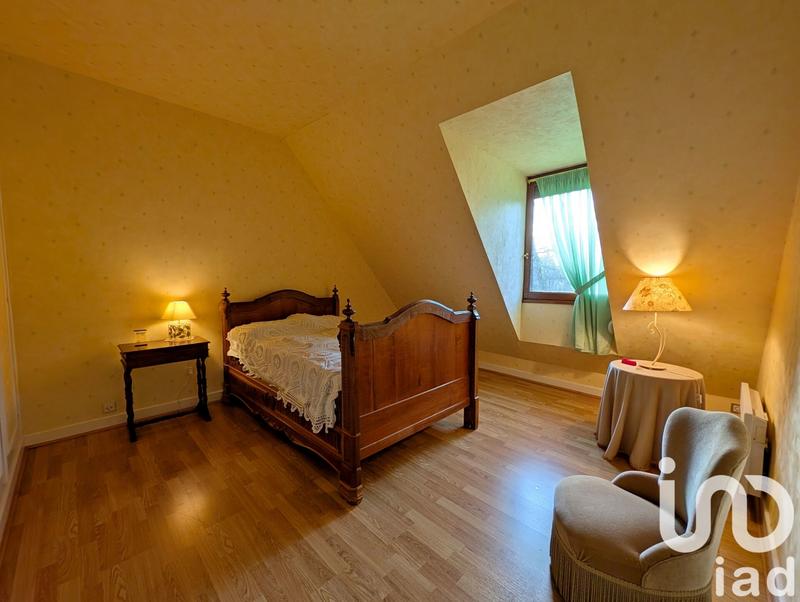 Maison - 213 m² - 9 pièces